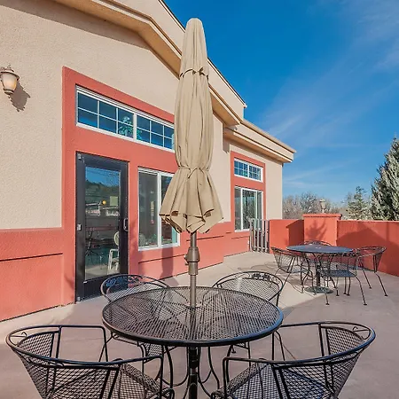 Days Inn By Wyndham Manitou Springs-3